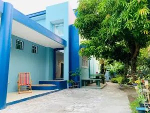 MAGAYON BLUE HOUSE IN THE HEART OF LEGAZPI - Banao MAGAYON BLUE HOUSE IN THE HEART OF LEGAZPI - Banao