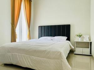 Fathana Villa - Dekat JTP3