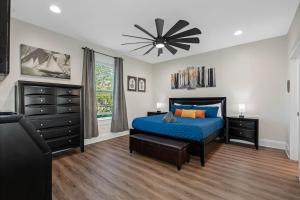 Luxury Stay Heated Pool and Hot Tub Fenced Yard