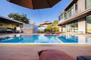 曼谷市区700平五房独栋泳池别墅