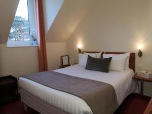 Hotels Hotel Aux Tamaris - Vue Mer : Chambre Simple Standard - Vue sur Ville - Escale 