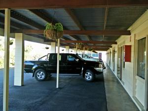 Cairns Motor Inn