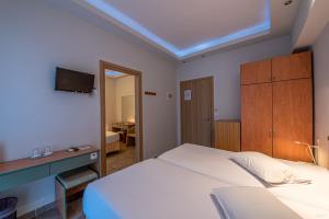 Quadruple Room with Sea View room in Castella Beach