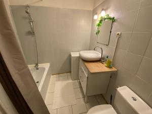 Appartements Au pied de la cite, T3 au calme : photos des chambres
