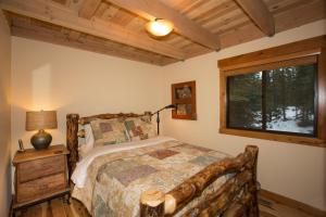 Allenby- LuxuryCabin w Cozy Fireplace, Near Northstar!
