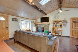 3 Mi to Heavenly Mountain Resort Home with Deck