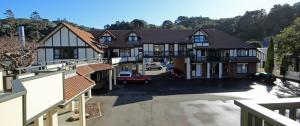 Champers Motor Inn