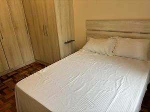 Apto otima localização Centro de Floripa ELY0201