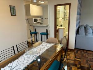 Apto otima localização Centro de Floripa ELY0201