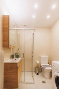 Comfy shelter in Athens downtown