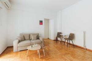 Comfy shelter in Athens downtown