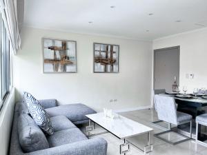 Depa de lujo con piscina y jacuzzi