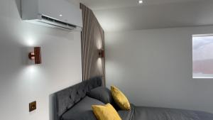 Private Luxury By The Sea, With A Personal Gym, Hot Tub, And Free Parking!