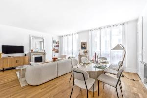 Marais - Montmorency 2bdr by BYour Home