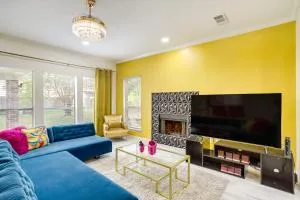 Spacious Houston Home with Patio, Grill and Fireplace! - Satsuma