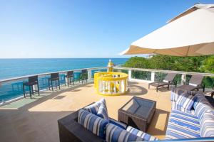 Del Playa Penthouse #6 Condo