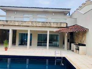 Linda Casa para 10 pessoas