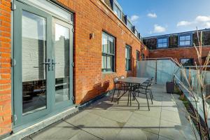 Exceptionally Spacious Central Canterbury Home