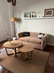 Depto renovado en recoleta.