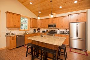 Sans Souci Terrace on the West Shore- 4 BR Cabin, Avail as a Ski Lease, Near Skiing!