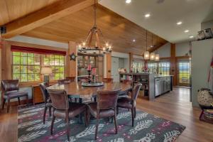 Skidder - Luxury 3500 sqft - Northstar 4BR w Game Room, Sauna, & HOA Amenities