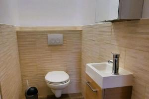 Maisons de vacances Quiet cottage in Limoges with swimming pool : photos des chambres