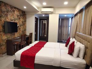 Hotel Golden Amulya Rest Wings