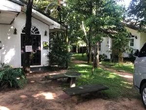 Sylvester Villa Hostel Negombo - Негомбо
