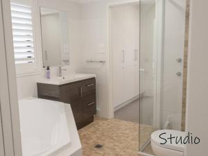 Nelsons Oasis By The Beach Studio