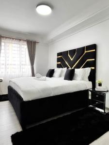 Lux Suites Gold Park Apartments