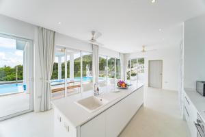 Villa White Stone