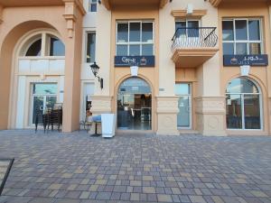 Prestigious Tower Living, Canal View, Sports Vibes, Proximity to Convenience