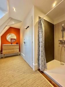 La Maison Des Cours - WIFI - Centre ville