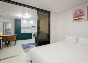 Jeju Seomun Residence Hotel