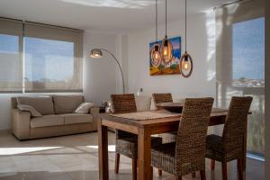 AT119 Completamente equipado, con piscina y cerca de la playa