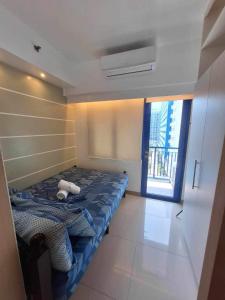 Sea Residences MOA-Eric Apartments