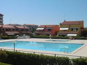 Residence Villaggio dei Fiori con Piscina - Marango di Caorle