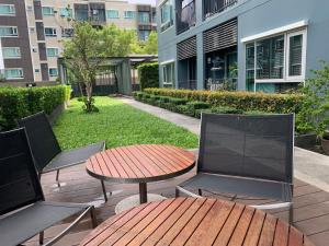 Pattaya市中心临近海滩无边泳池家具齐全24小时安保