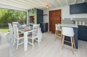 The Blue Cabin - Fisherhaven