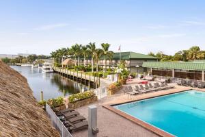 Ramada by Wyndham Sarasota Waterfront