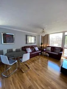 Entire flat, comfortable 2 double bedrooms - Woolwich