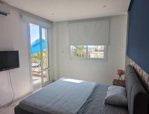 Luxury 2-Bedroom Apt. with Seaview