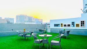 BluO Studio4 DLF Cybercity - Balcony, Gym TT, Lift