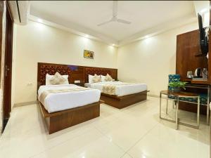 Hotel Emblem Suites Delhi Airport