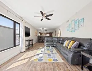 Arie Dam 404 - شاطئ ماديرا