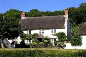 Spacious Thatched Cottage in West Lulworth, Dorset - 西拉尔沃思
