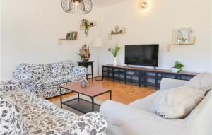 Amazing Apartment In Kasic With Wifi