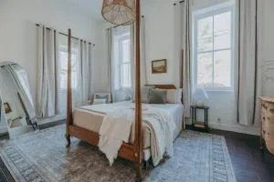 1900's Historic Lancaster School House - Safe Harbor