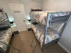 Spacious House To Accommodate 6