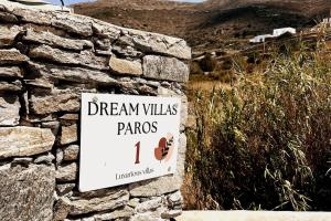 Dream Villas Paros 1 ολόκληρος χώρος με πισίνα